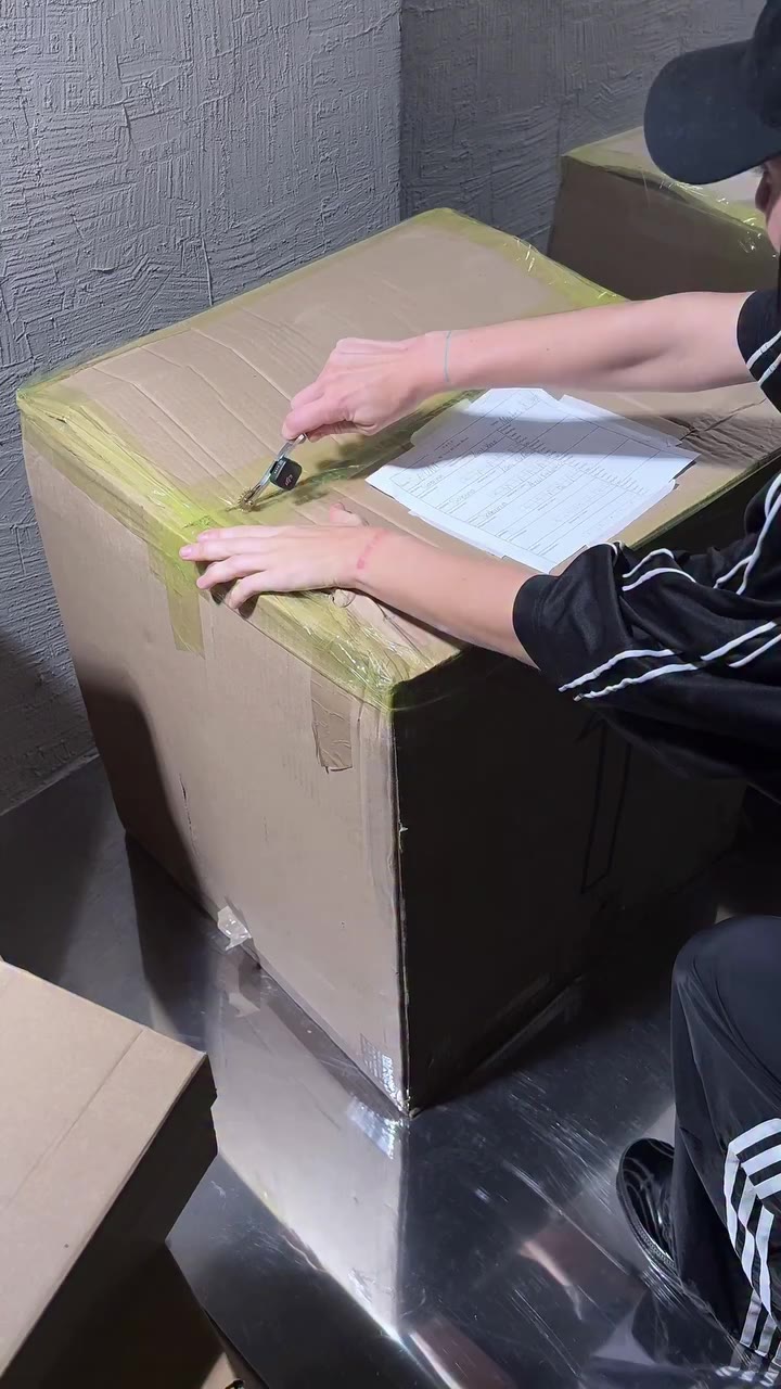 Unboxing of the day @vacr_ Diseño mexicano from GDL to the 🌍 — todo ya…