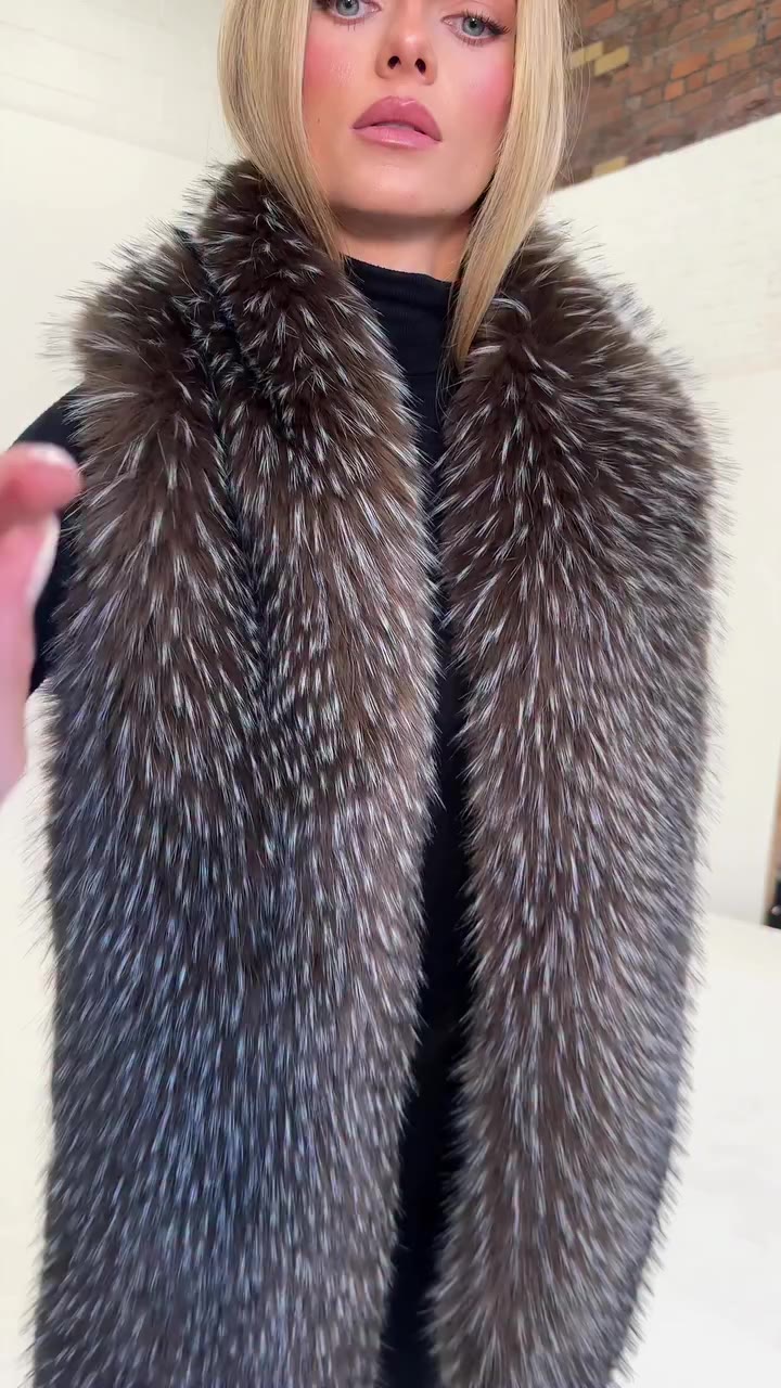 Our Luxury Faux Fur Scarf just landed. Our new favourite accessory for autumn…