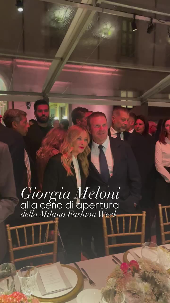 @giorgiameloni arriva puntuale alla cena di gala che di fatto inaugura la…