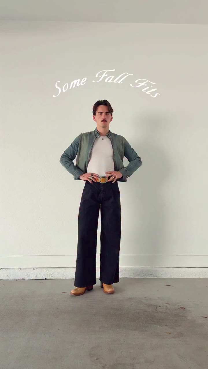 some fall fits + a dance party of course !! it’s officially the fall season…
