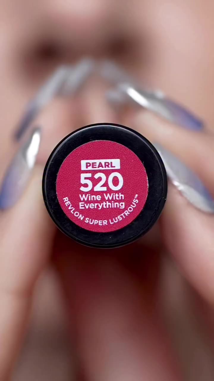 Wine stained lips for fall? Immediate yes 🍷 @sosodoesmakeup applies Super…