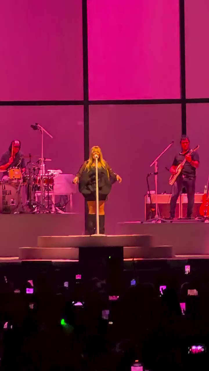 La Oreja de Van Gogh ha finiquitado su segunda noche en el Movistar Arena de…