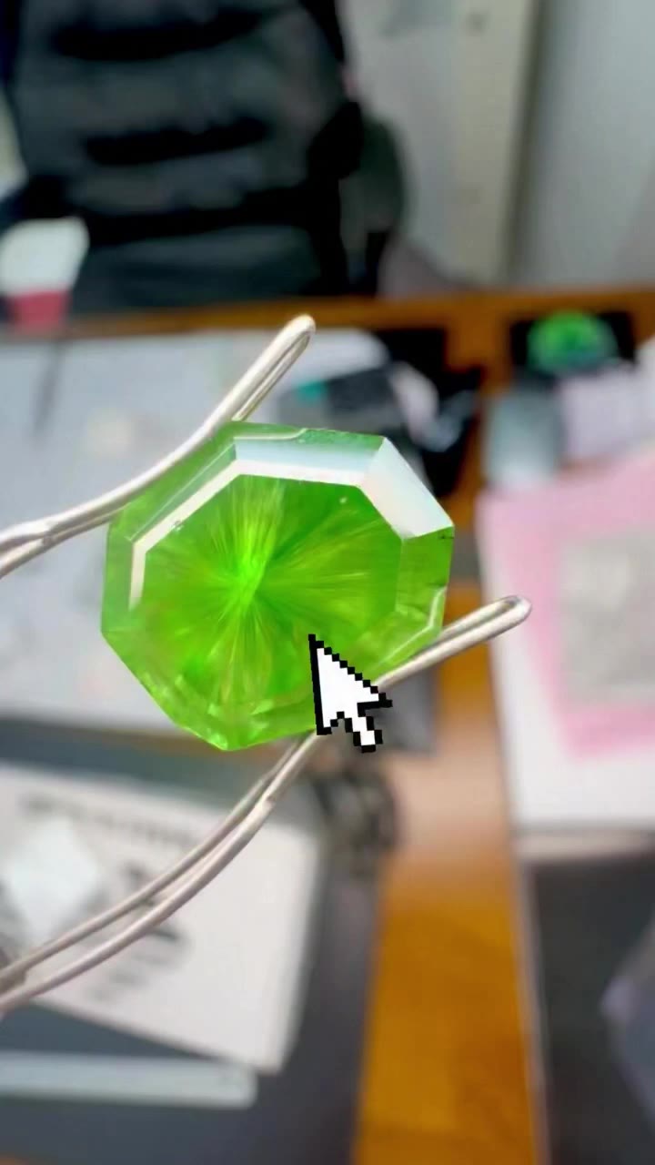 Horsetail Demantoid Garnet… an exceptionally RARE phenomonom - and to be this…