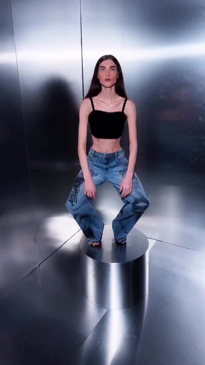 O denim reafirma sua força. BOLD BY DEFINITION.