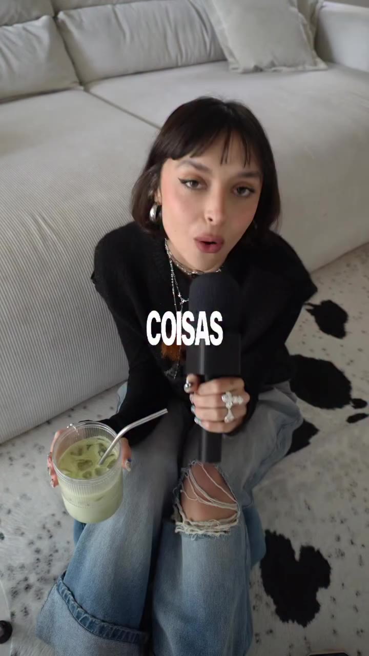 já abraçou sua adolescente interior hoje?🫂