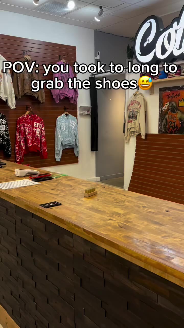 It be like that sometimes 🥲 Shop website 🔗Colakicks.com🔗 Tanger Outlets…