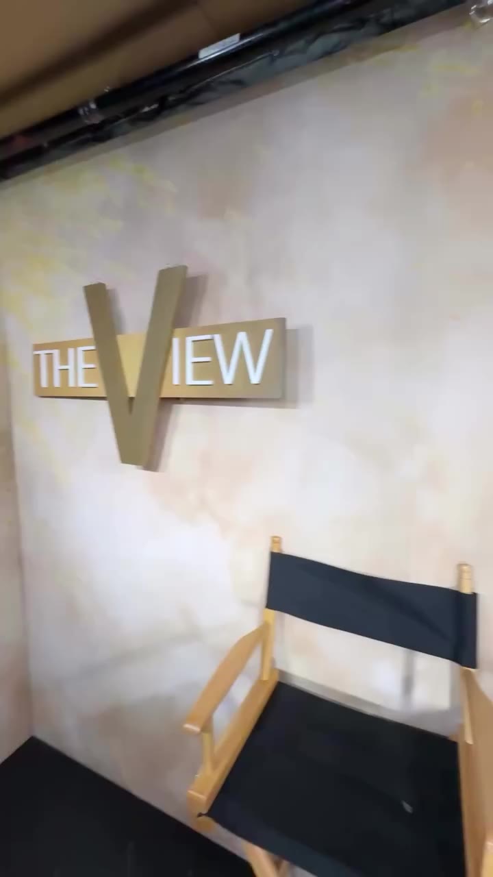 Radiant this morning #jessicalange on @theviewabc #ahs…