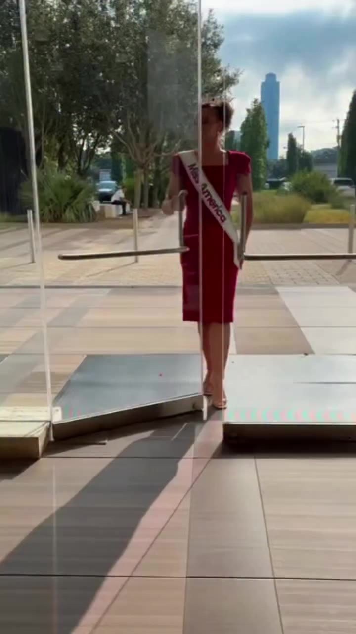 It’s a great day, Houston! 🤠 Miss America Regan Hutsell had an incredible…