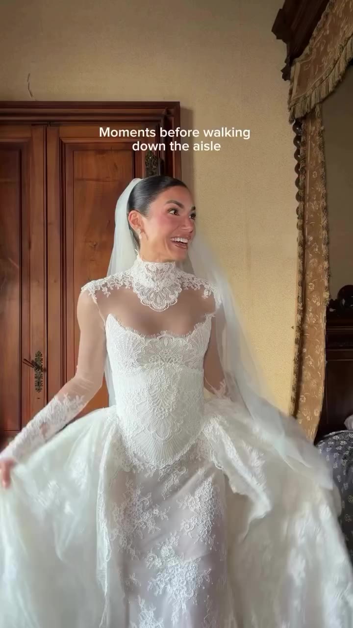 ✂️ With 14 years of experience, we create your dream wedding dress without…