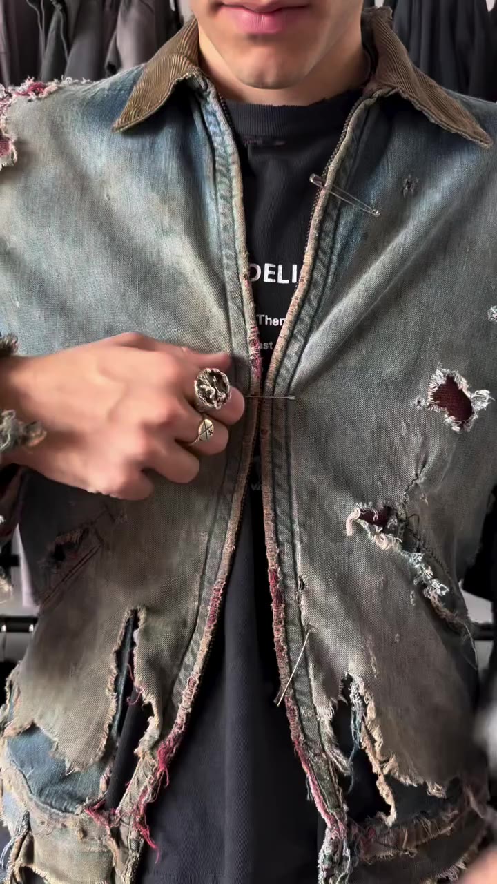 60’s heavily distressed denim workwear jacket 🧟‍♂️ 250+ hand-picked vintage…