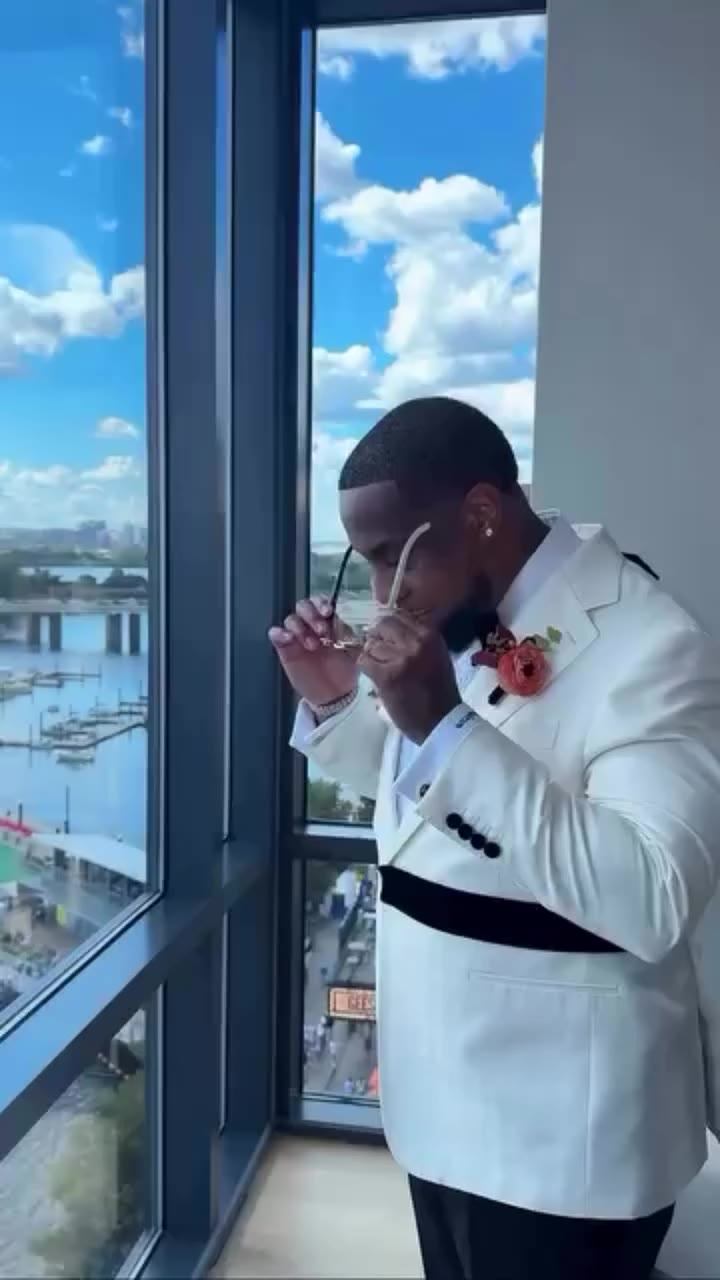 WEDDING WEDNESDAY 🤵🏾‍♂️ Your groomsmen should complement you, not camouflage…