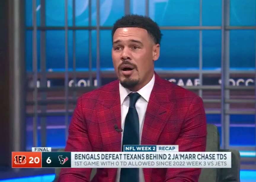 Can’t hide the passion, can’t hide the fit 🔥 @jsimms1119 Week 2 in the books…