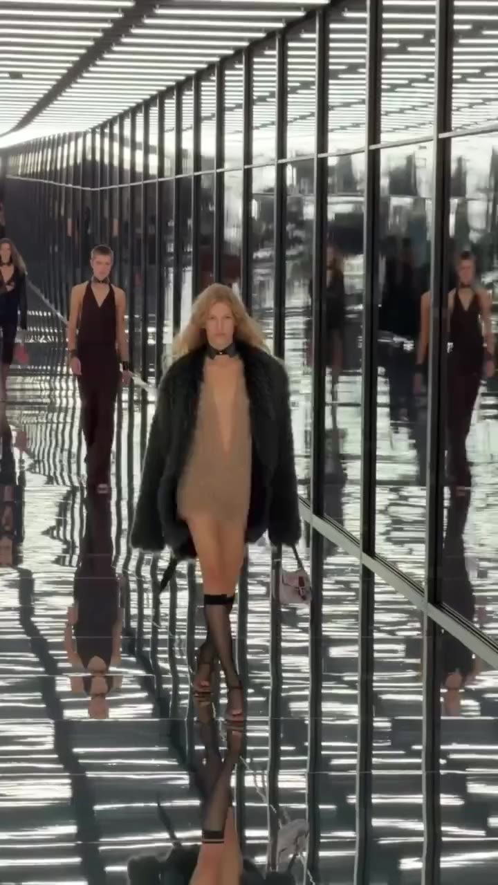 ¡Sí, sí, sí! Para la temporada Primavera-Verano 2027, Maria Grazia Chiuri…