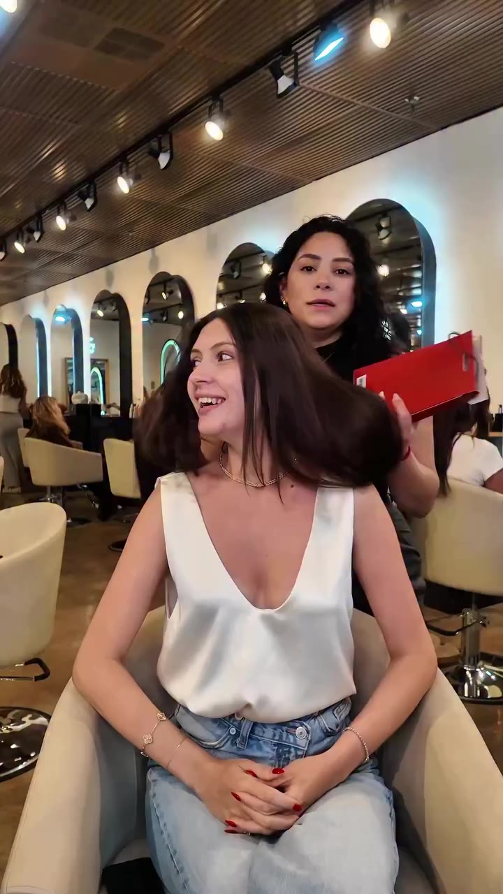 Bringing the bridal vision to life before the big day 💍 @leslierosario_hair…