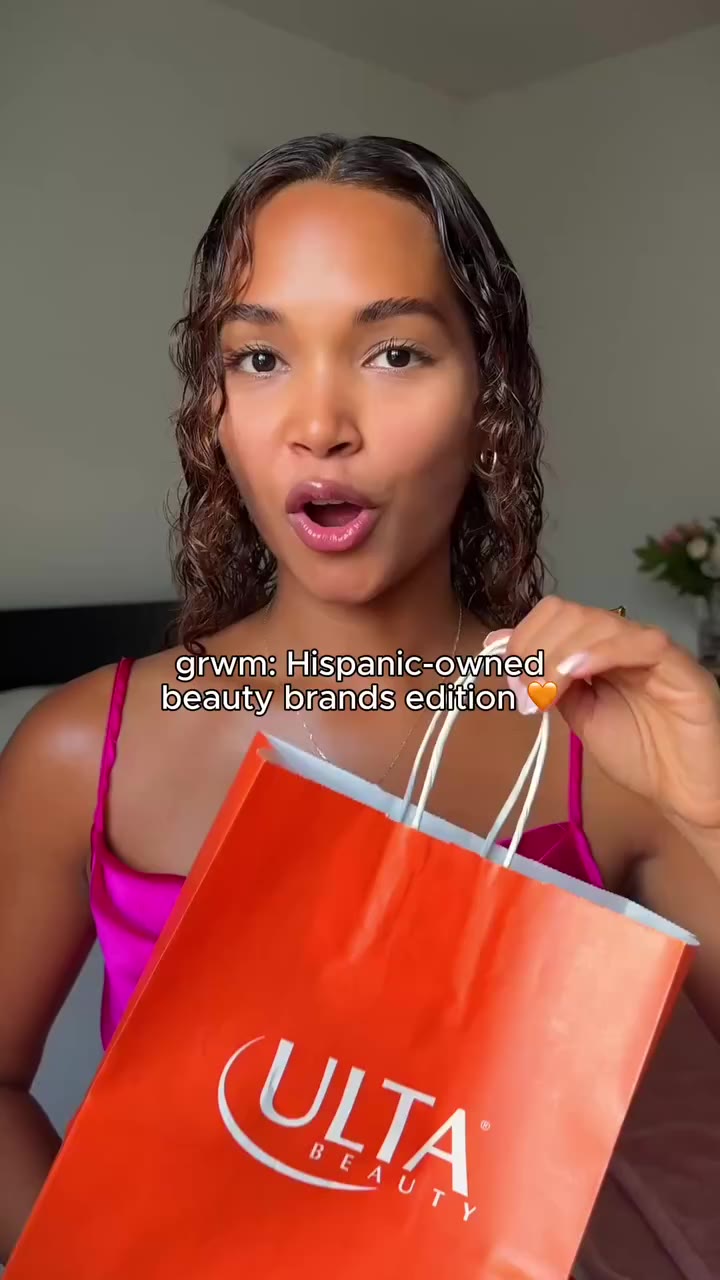A GRWM inspired by culture, comunidad & beauty. 🧡🤭 ✨ @carolineherrera Good…