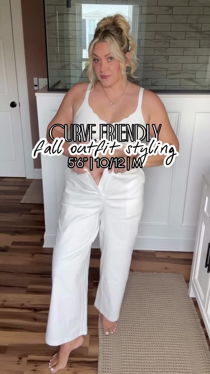 This curve friendly OOTD has all the fall vibes… cozy sweater, stretchy wide…