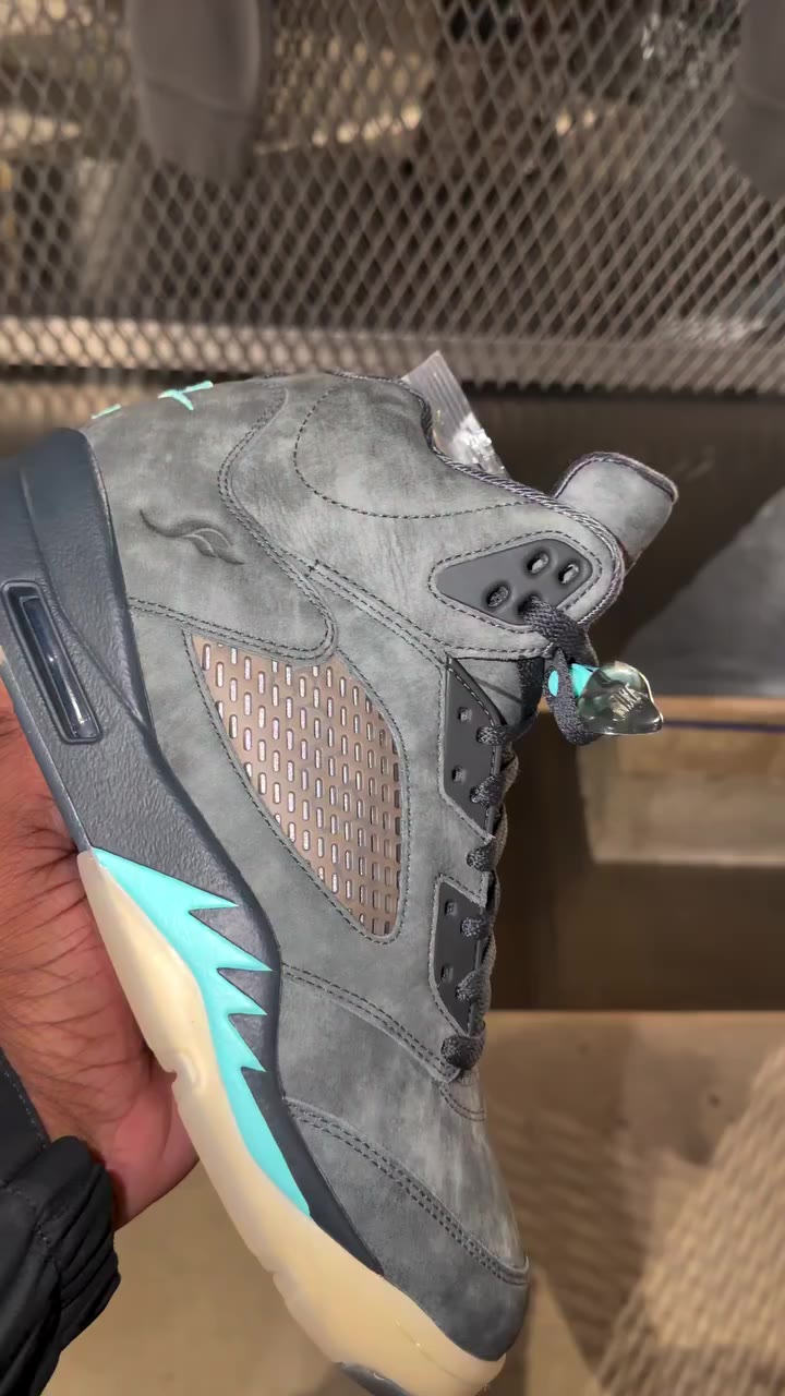 First look at the aurora green solefly Jordan 5s