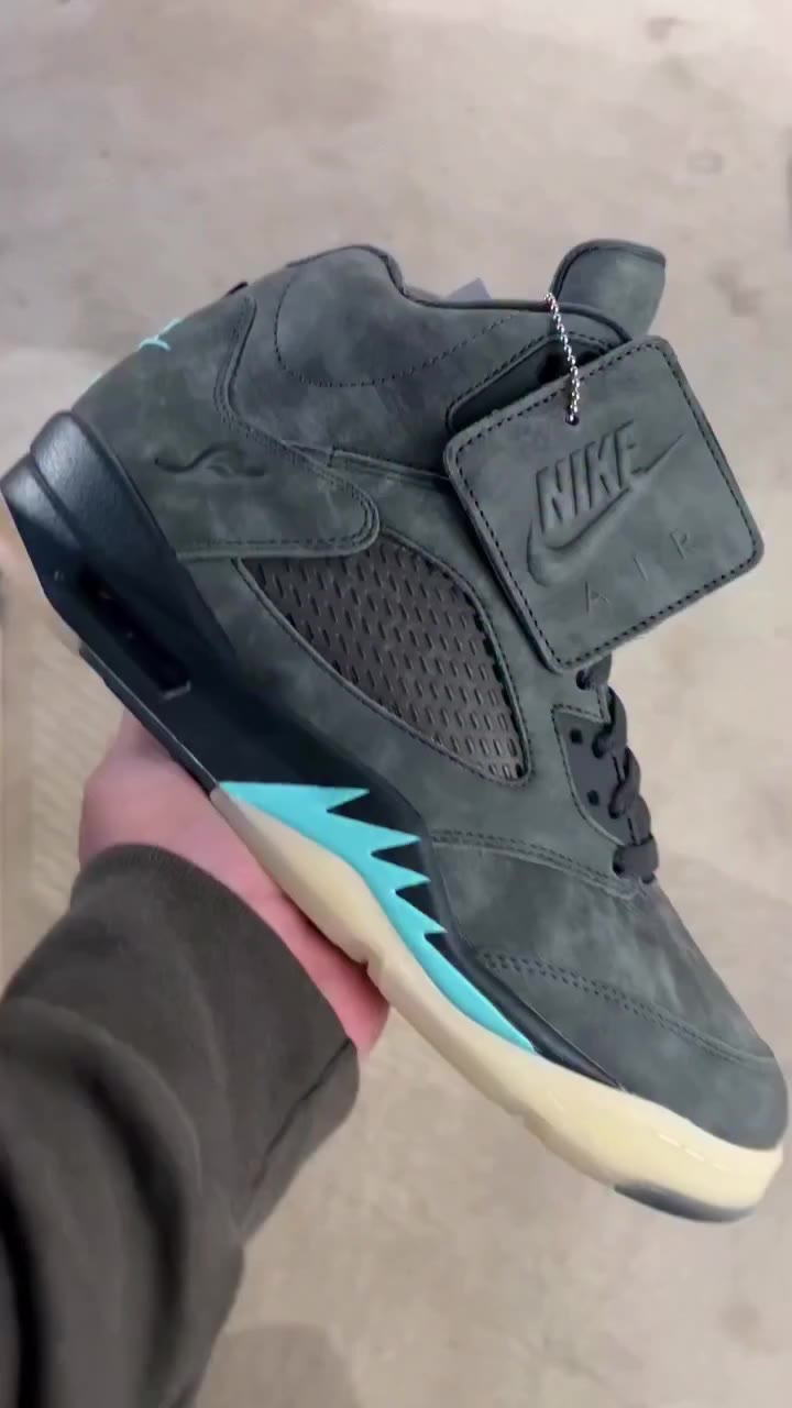 IN-HAND: SoleFly x Air Jordan 5 🌴 🗓️ Holiday 2026 🔥 or 🗑️ 🎥…