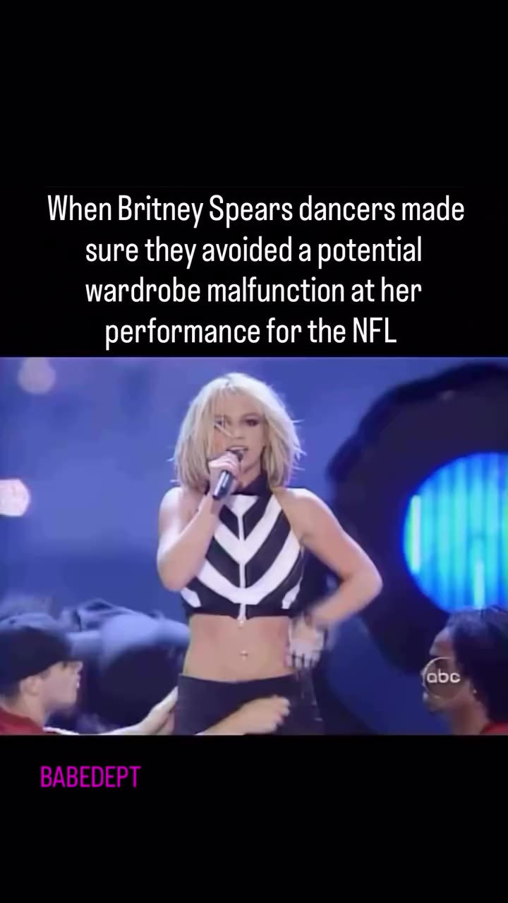 Britney Spears brought pure early-2000s pop energy to the Super Bowl XXXV…