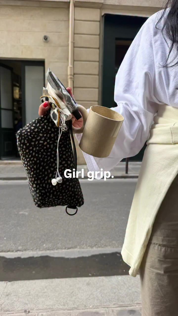 Girl grip 🖤