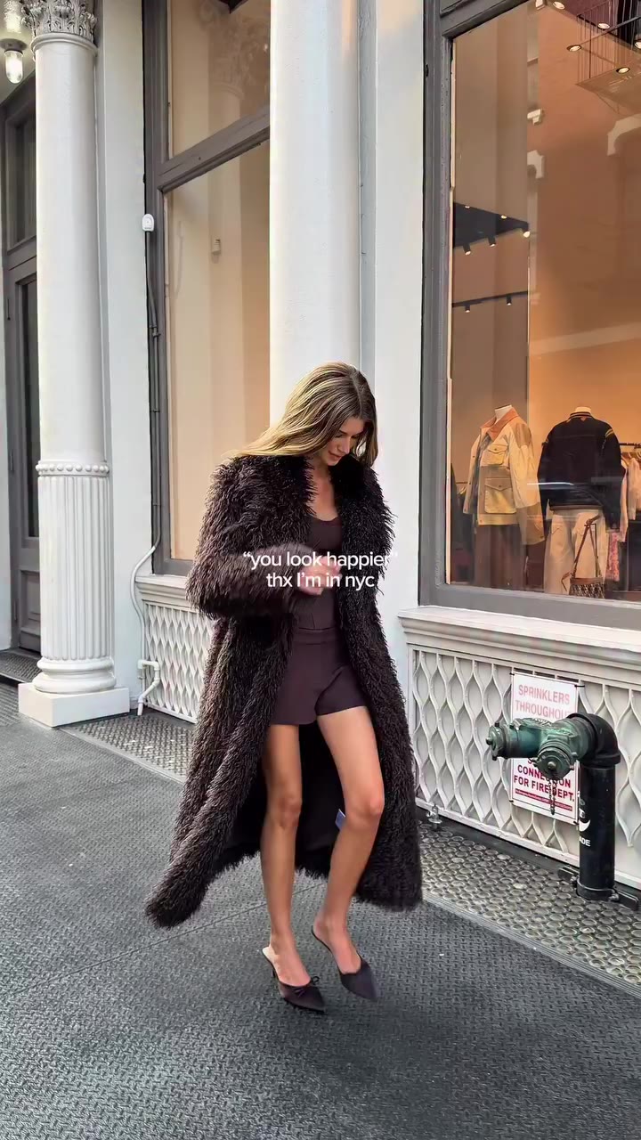 Just a girl, somewhere in New York. 🍎 The ‘Valencia Faux Fur Coast’. On repeat.