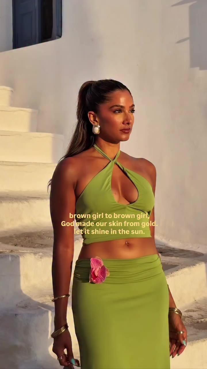 Don’t let anyone tell you otherwise 💚☀️ Comment LINK for set - I’m wearing an…