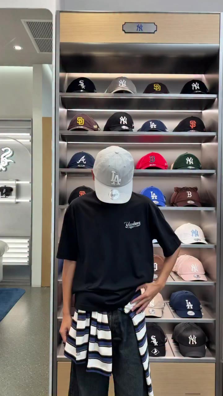 MLB Signature Unstructured Ballcap แมตช์กับลุคไหนก็สนุก เติมสีสันให้ทุกวัน…