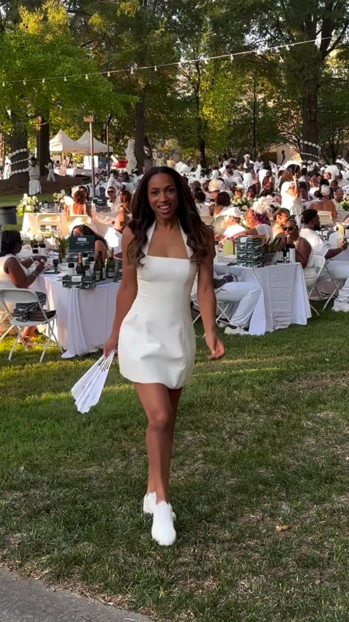 All white. All style. 🤍✨ The looks at @dinerenblanc_charlotte did not…