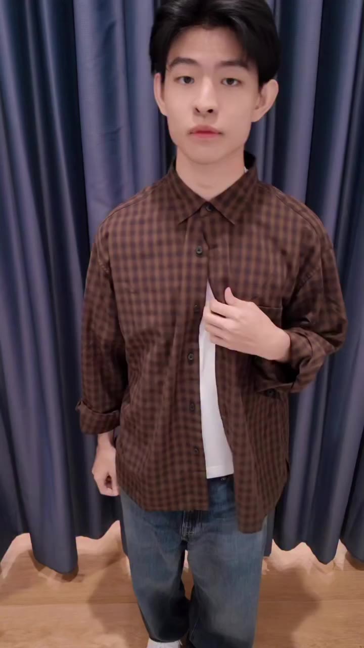ใครว่าเสื้อเชิ้ตใส่ได้แค่แบบเดียว? 👔 มาดู 5 วิธีใส่ Easy Care Soft Shirt…
