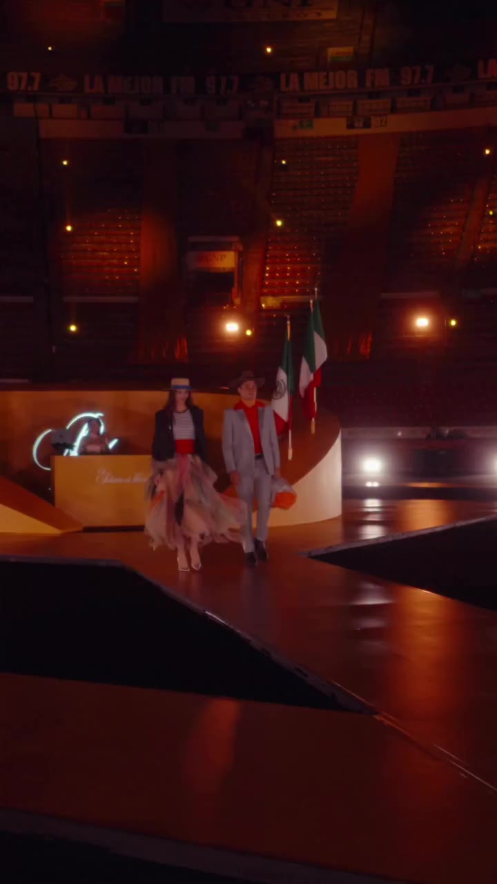 Esta noche, desde la icónica plaza “La México”, celebramos 200 años de…