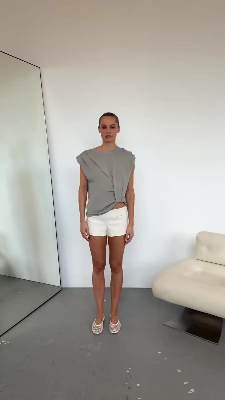 If you're wondering what to wear... the answer is always ballet flats.