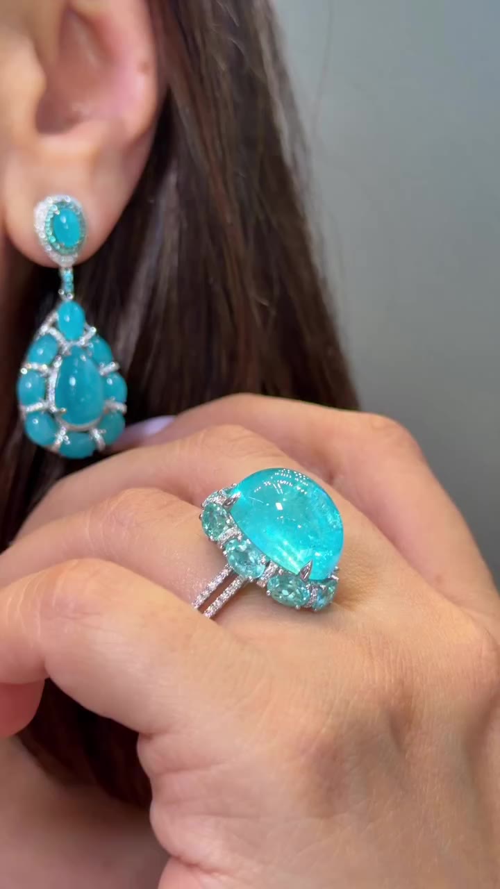 The magic of Paraíba tourmaline on full display, with that unmistakable neon…