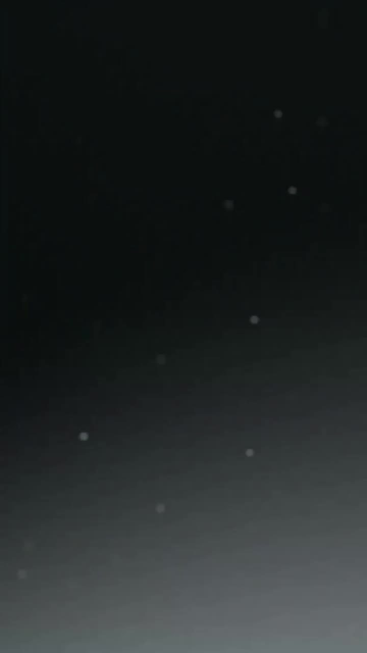. 無駄を削ぎ落とし、すべてを加速させる。 軽さ、安定性、そして圧倒的な推進力 — そのすべてを、手に入れろ。 #HYPERWARP96 #ミズノ…