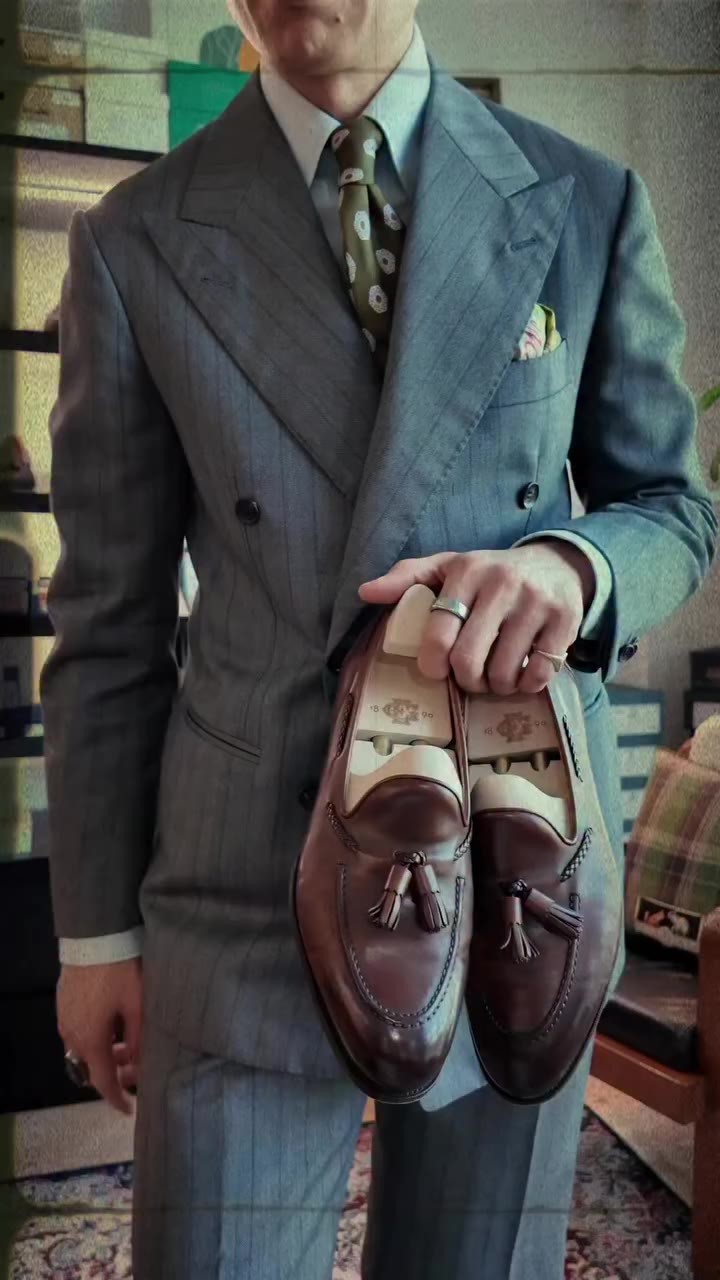 A little reminder to keep your shoe horn handy and your shoe trees in use. A…
