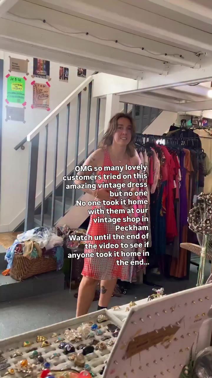OMG so many lovely customers tried on this amazing vintage dress but no one No…