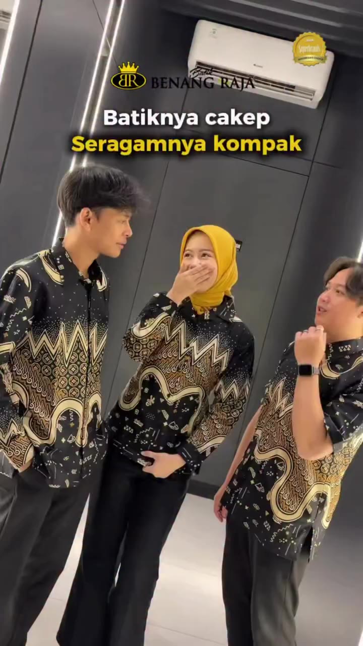 Cari seragaman batik buat menyambut Hari Batik? 💙✨ Nggak perlu bingung…