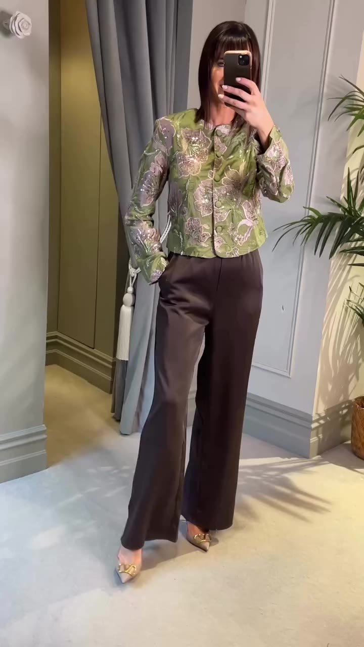 Autumn sparkle 🌸 ✨ The Mallemic Beaded Jacket in Green brings all the shine…