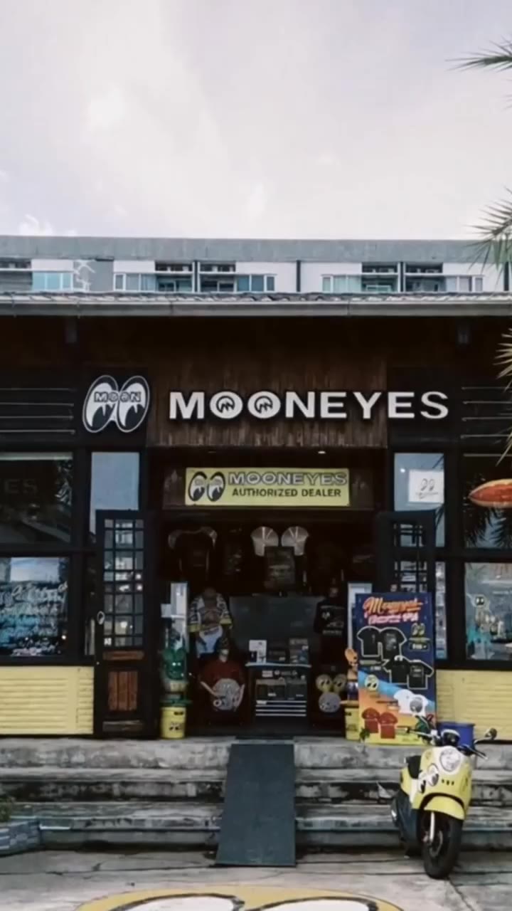 เกิดอะไรขึ้นกับหน้าร้าน.....MOONEYES BKK? 😱…