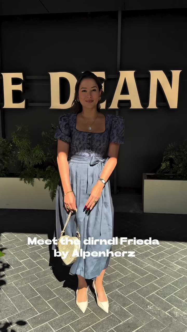 Navy, floral, and very much in its Wiesn era 💙 The Frieda Dirndl by…