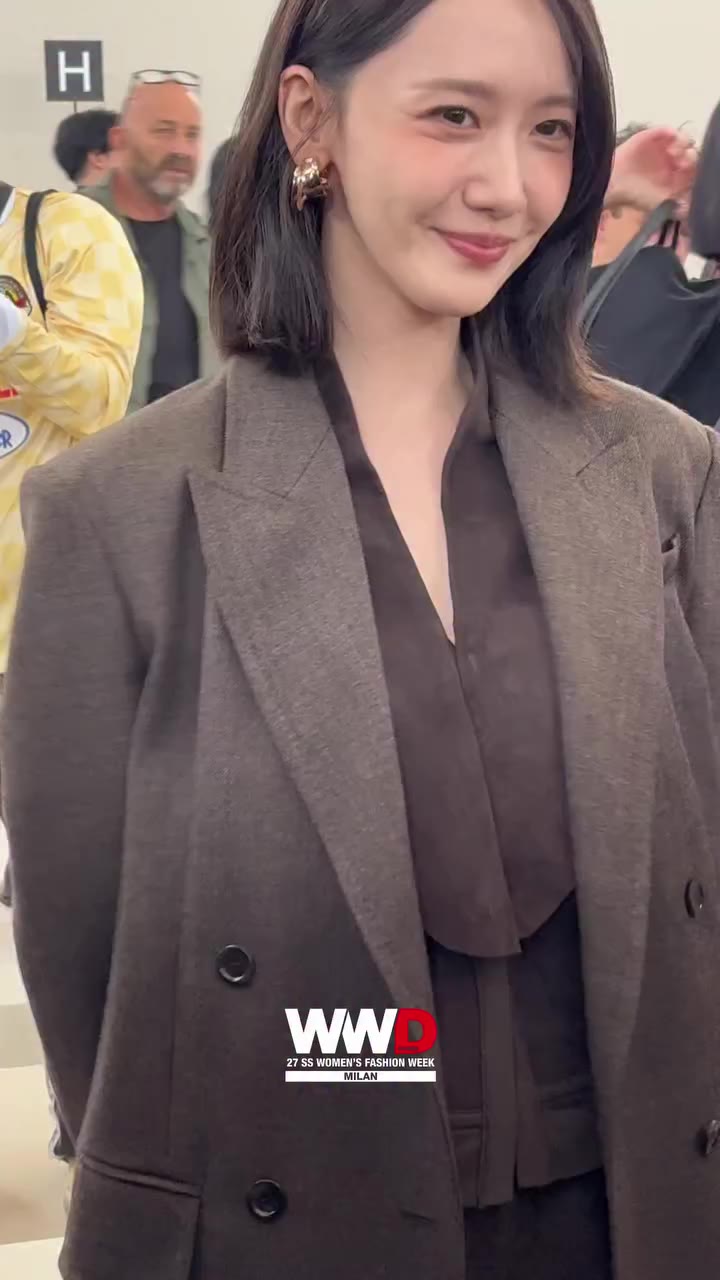 #WWDRunway 윤아 용안에 잠시 할말을 잃었습니다…🤎 한국 최초의 막스마라(@maxmara) ‘프렌드 오브 더 브랜드(Friend…