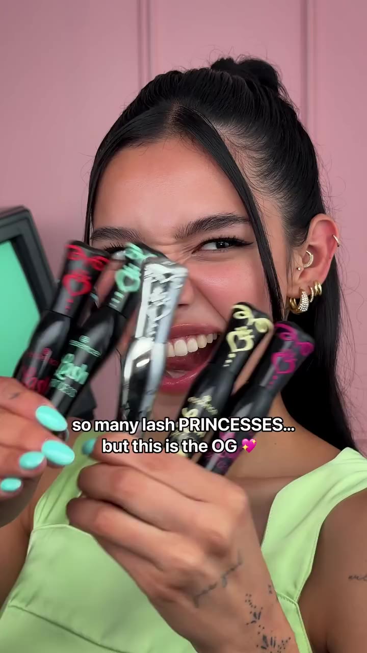 an icon for a reason 👑💚 the og Lash PRINCESS false lash effect mascara is…