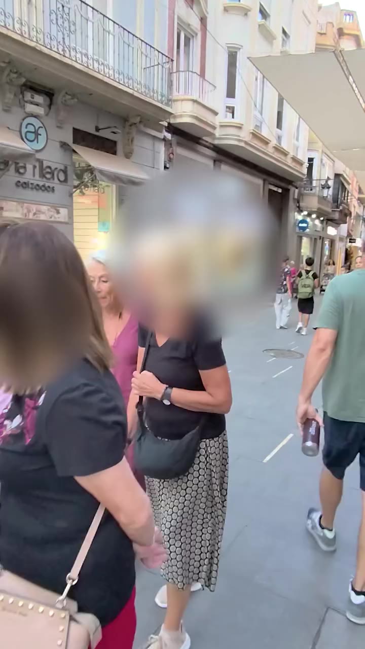 ¿Y si te regalaran una joya por la calle? 😳💍 Hoy nos hemos encontrado con…