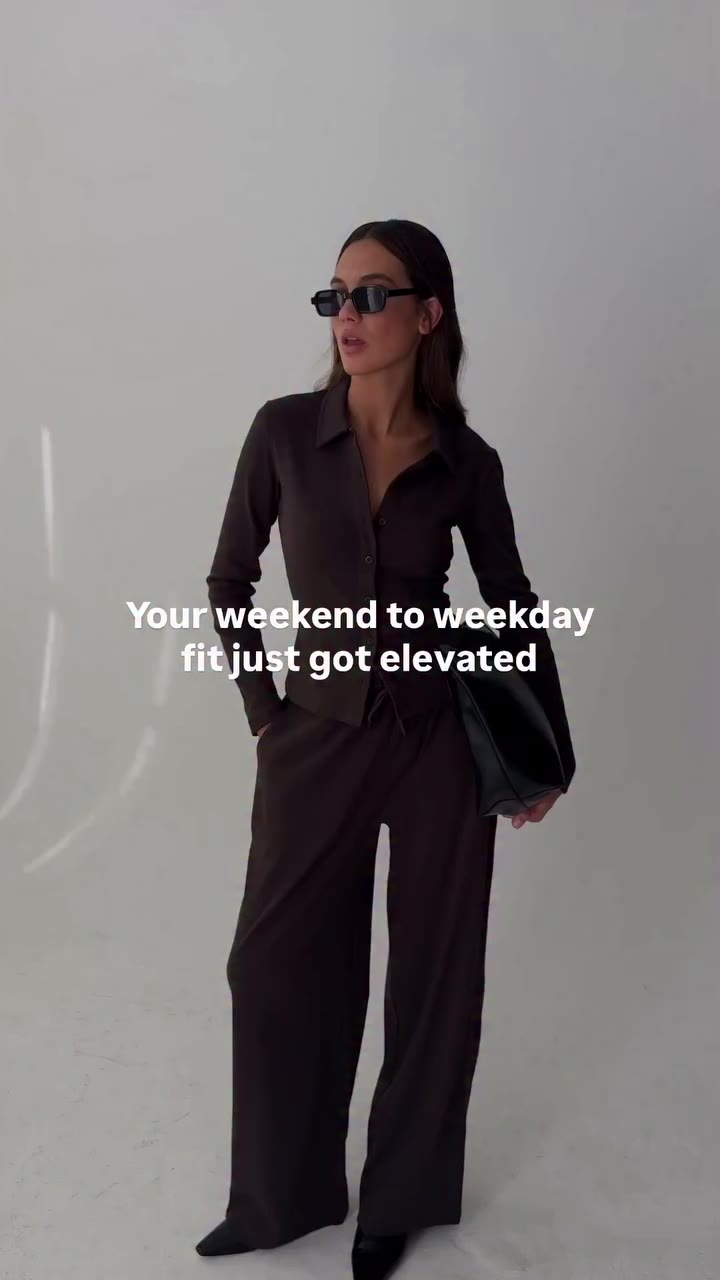 Your weekend to weekday fit just got elevated 🙌🏼🤎 Our new collared ribbed…