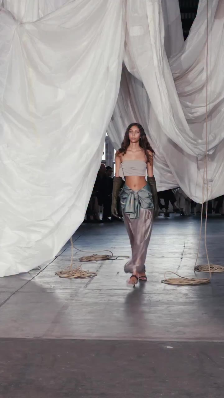As seen on our AFW runway. Discover the new season delivery.