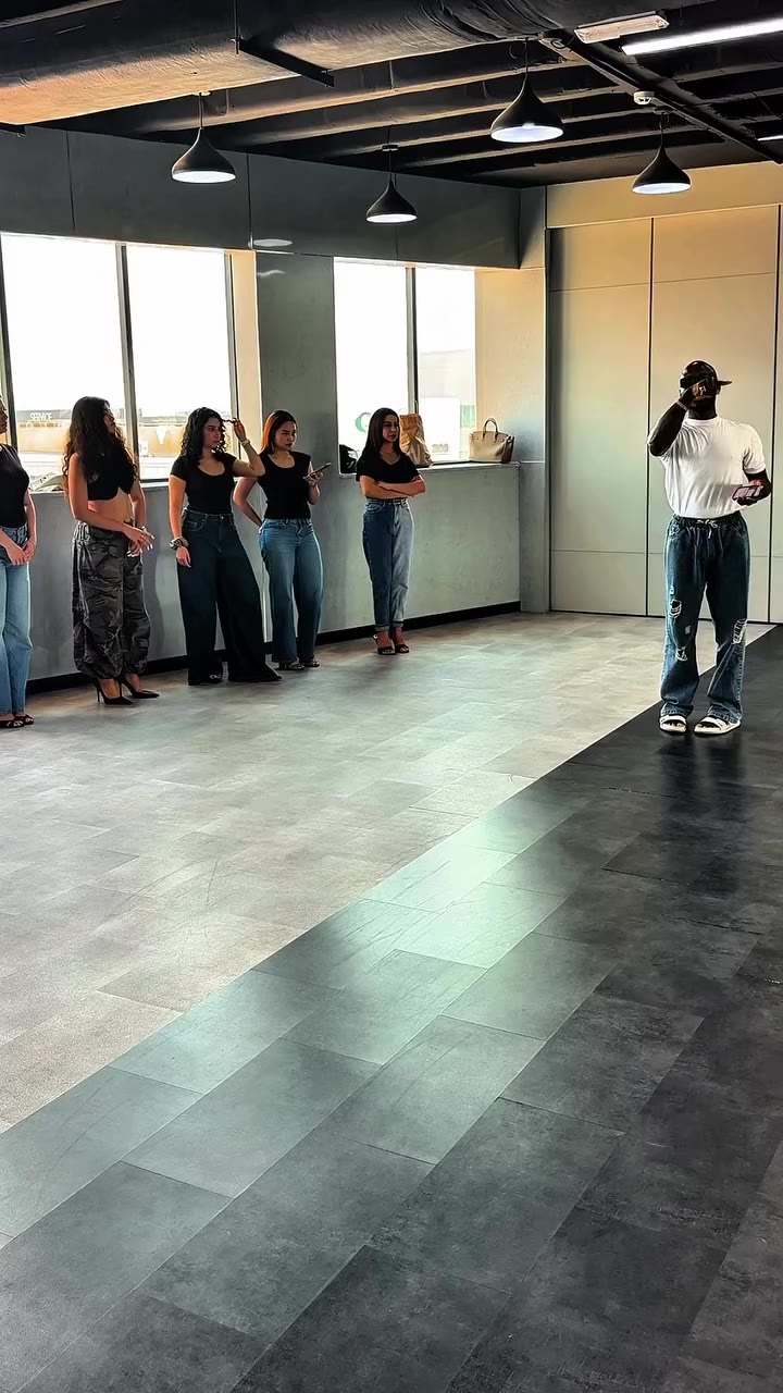 A look inside the Model With Steve Masterclass Series. From runway technique…