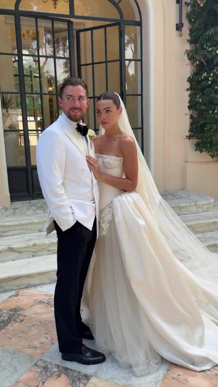 MR&MRS🤍