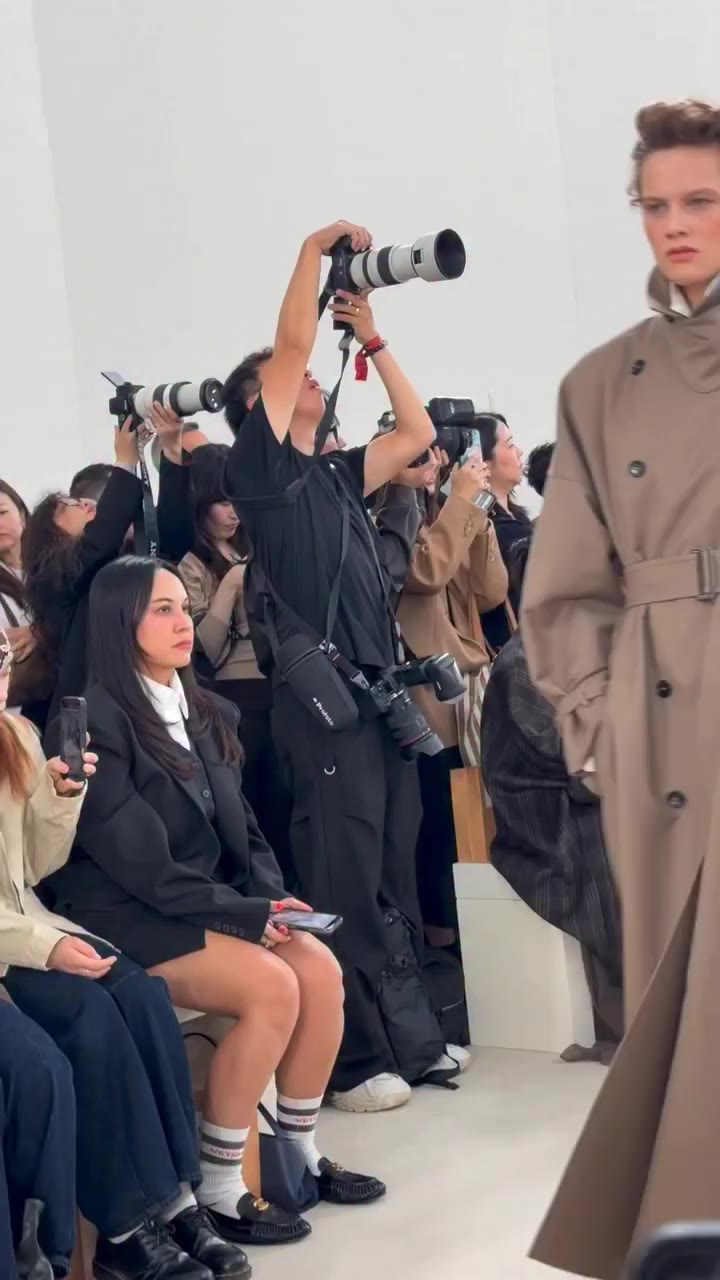 Det blir en chic vår 2027! 🤎 I alla fall om @maxmara får bestämma. Det…