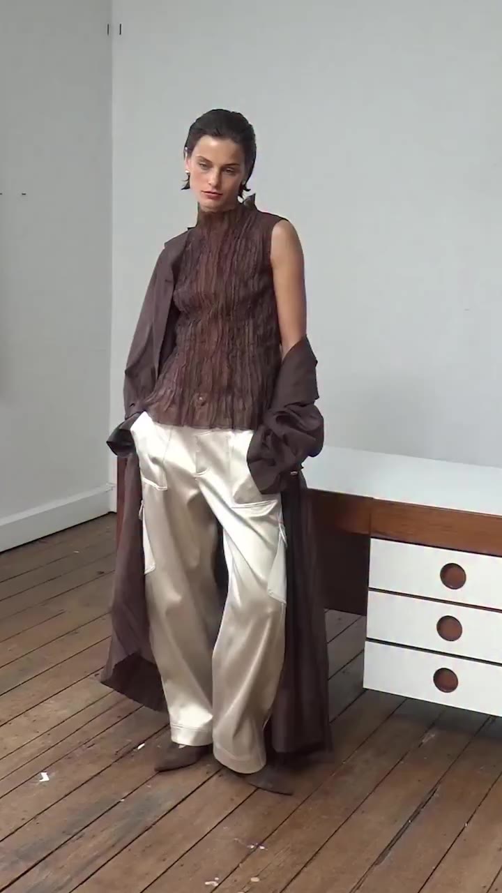 Fine finishes, soft reflections. Outfitting elements echo the raw textures of…