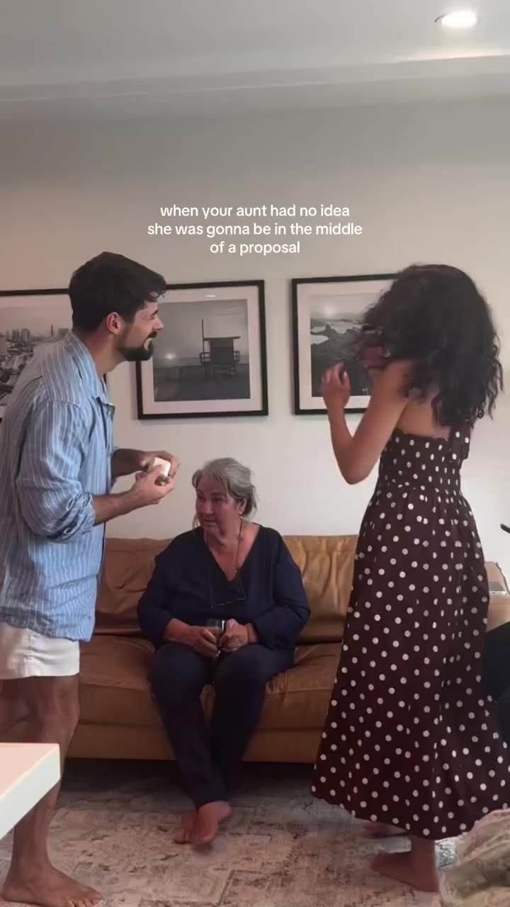 When your aunt plays a surprise starring role in your engagement 💍 What an…