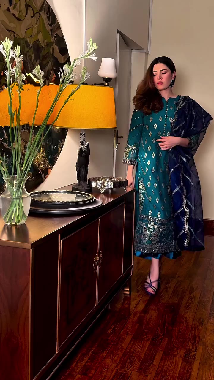 Elegance in every tide. @naimalkhawarkhan embodies pure grace in our Oceanic…